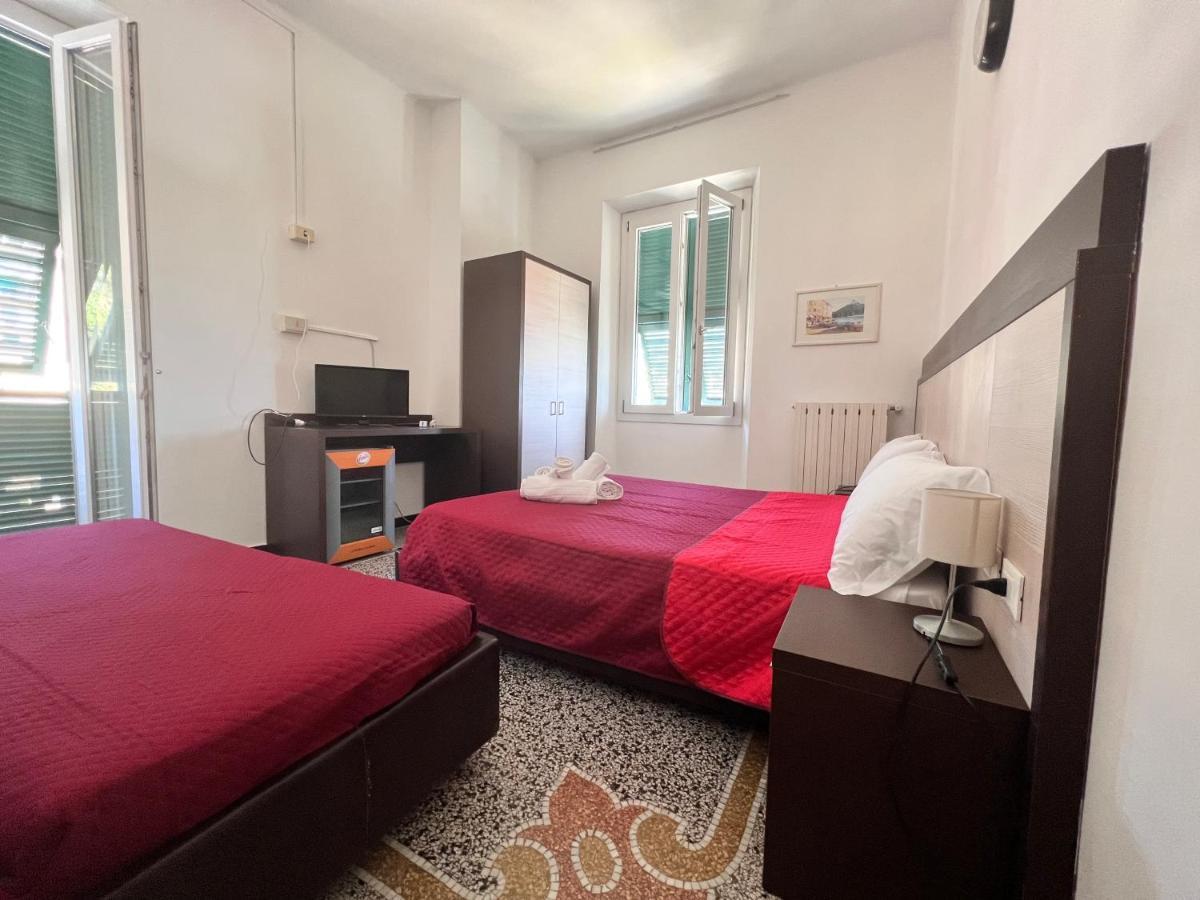 Hotel Monique Noli Exteriér fotografie